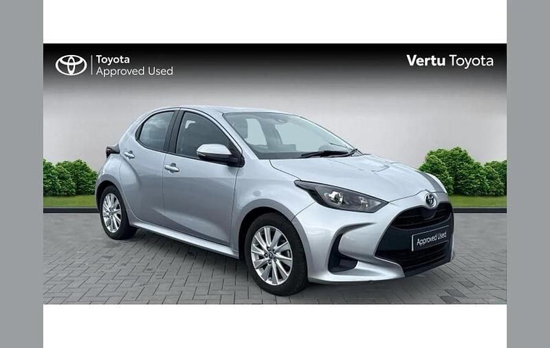 Used Toyota Yaris Hybrid 116 HP (85 kW) 2021 Silver Hatchback