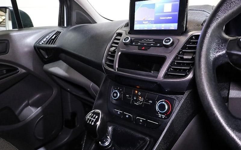 Used Ford Transit Connect 120 HP (88 kW) 2019 White MPV