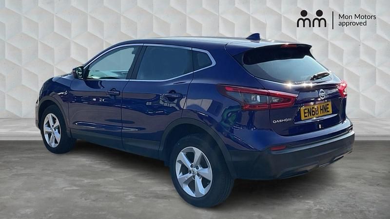 Used Nissan Qashqai Acenta Premium 115 HP (84 kW) 2019 Blue SUV