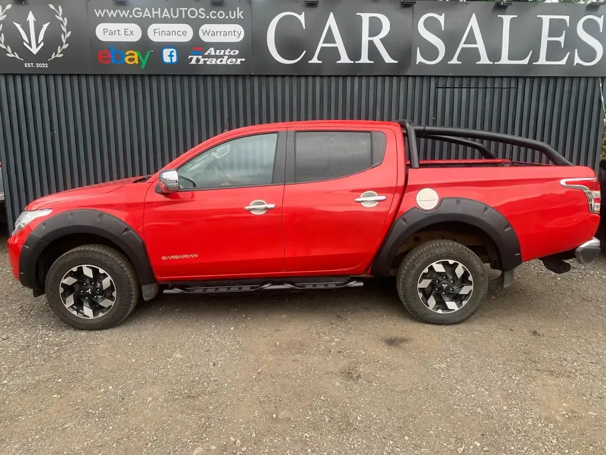 Used Mitsubishi L200 2017 Red Pickup