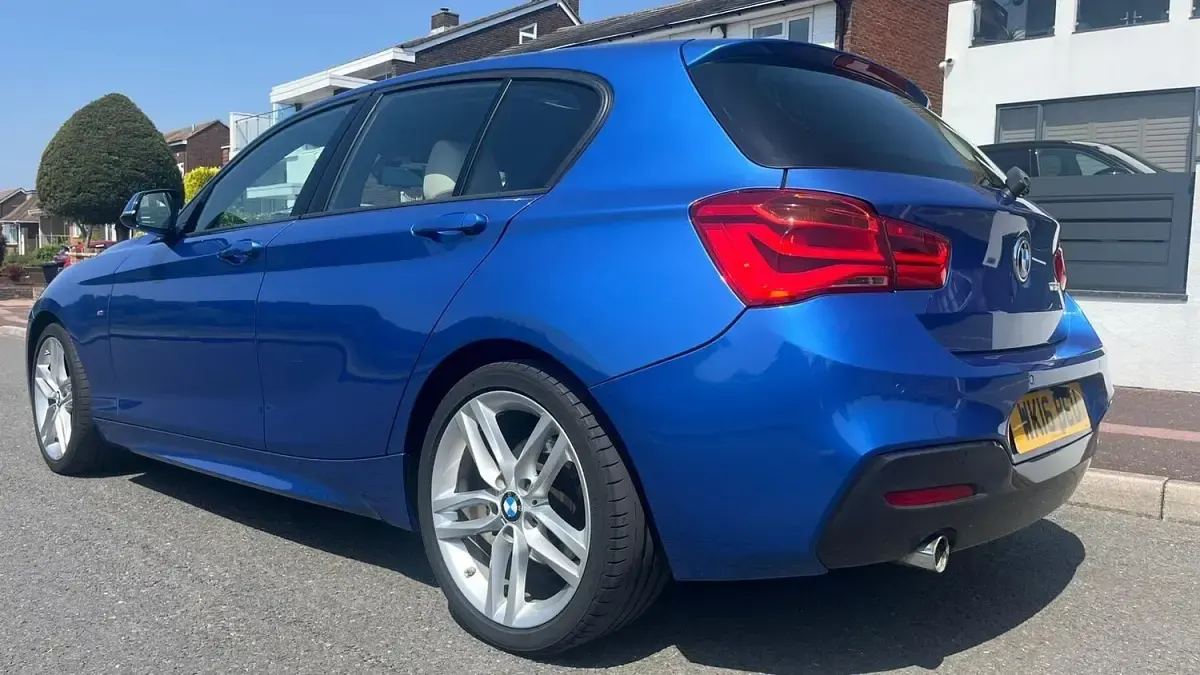 Usado BMW 120 M Sport 2016 Azul Utilitario