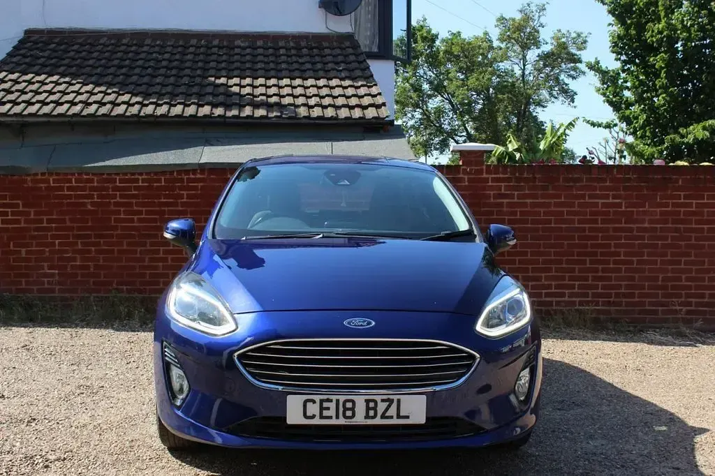 Used Ford Fiesta Zetec 100 HP (73 kW) 2018 Blue Hatchback