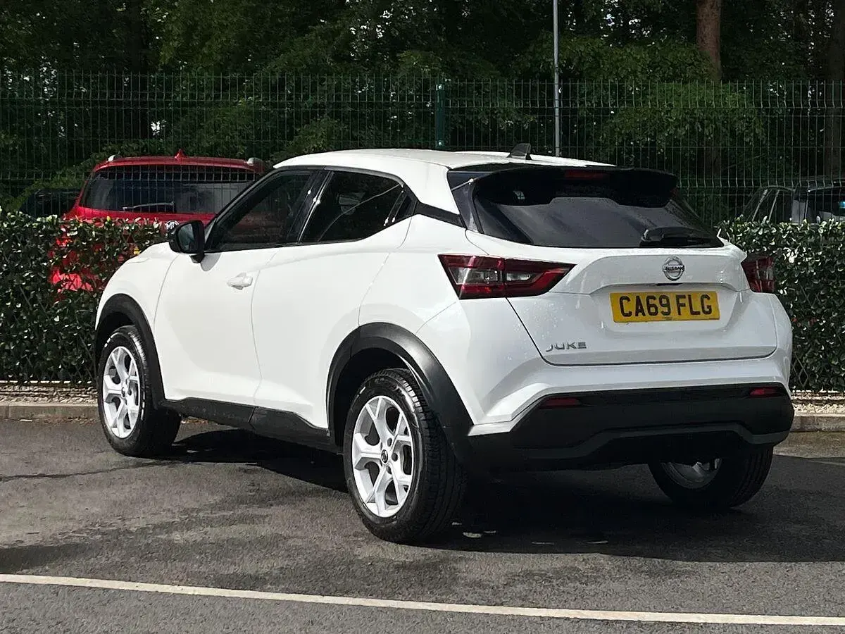 Used Nissan Juke N-Connecta 117 HP (86 kW) 2020 White SUV