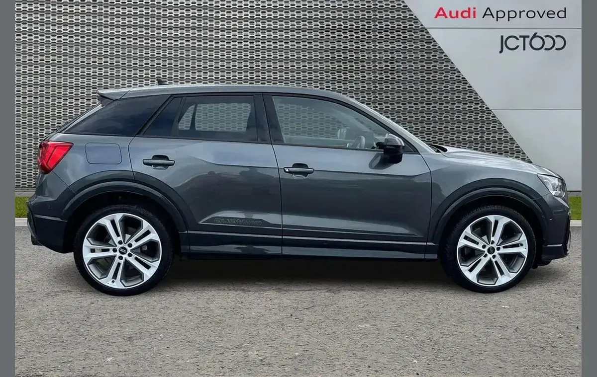 Used Audi SQ2 Comfort 300 HP (220 kW) 2024 Grey SUV