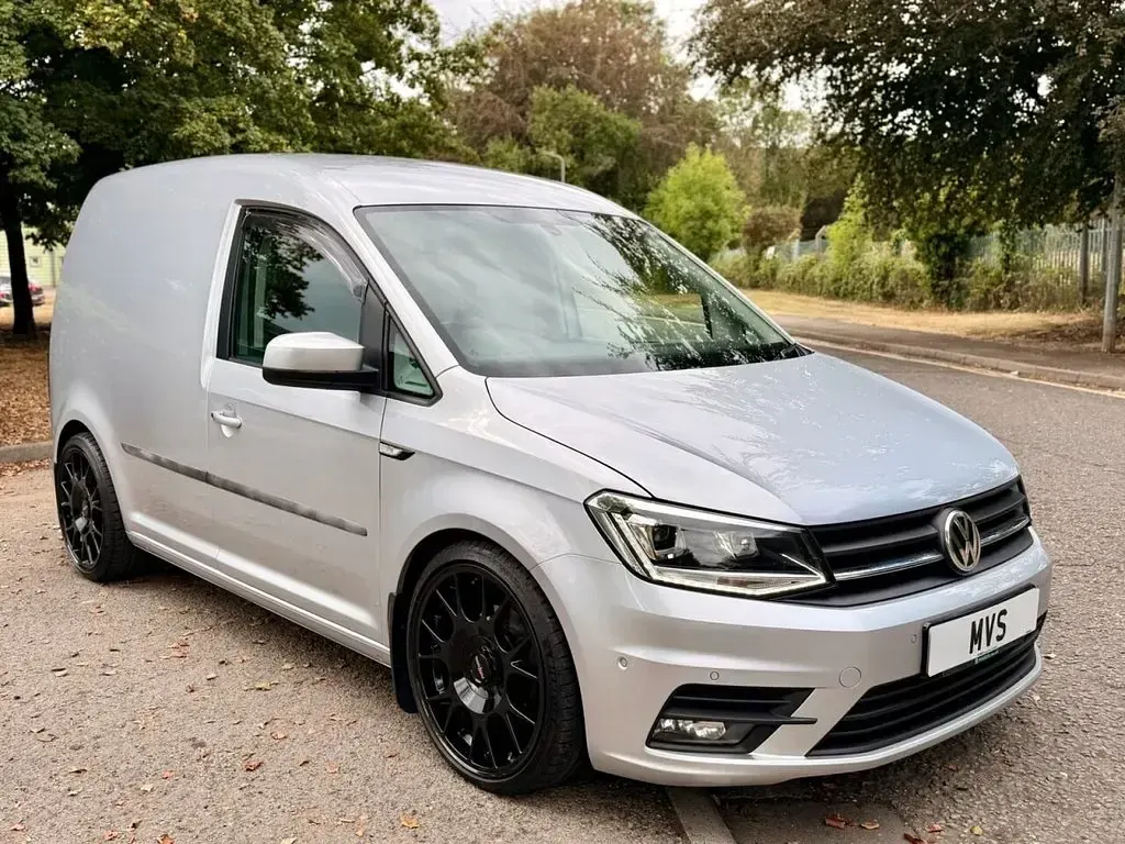 Used VW Caddy Highline 102 HP (75 kW) 2020 Silver MPV