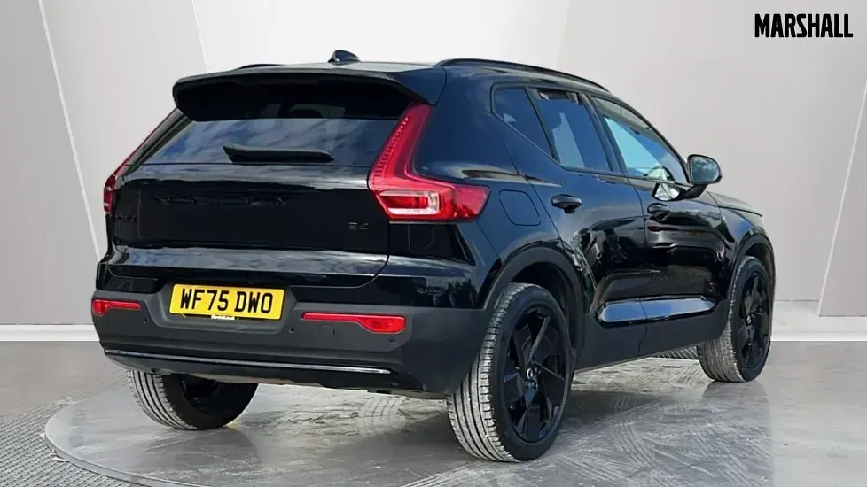 Used Volvo XC40 Plus 197 HP (144 kW) 2025 Black SUV