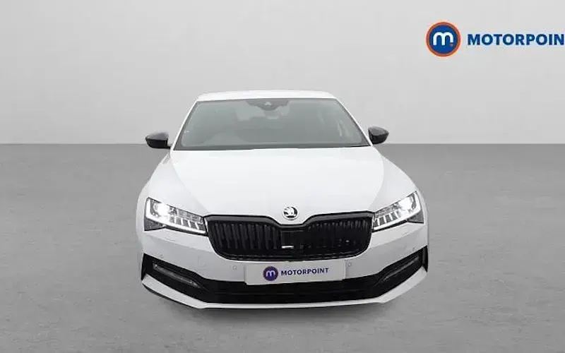 Used Skoda Superb SportlinePlus 190 HP (139 kW) 2023 White Hatchback