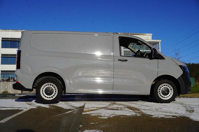Used VW Transporter 150 HP (110 kW) 2025 Grey Van