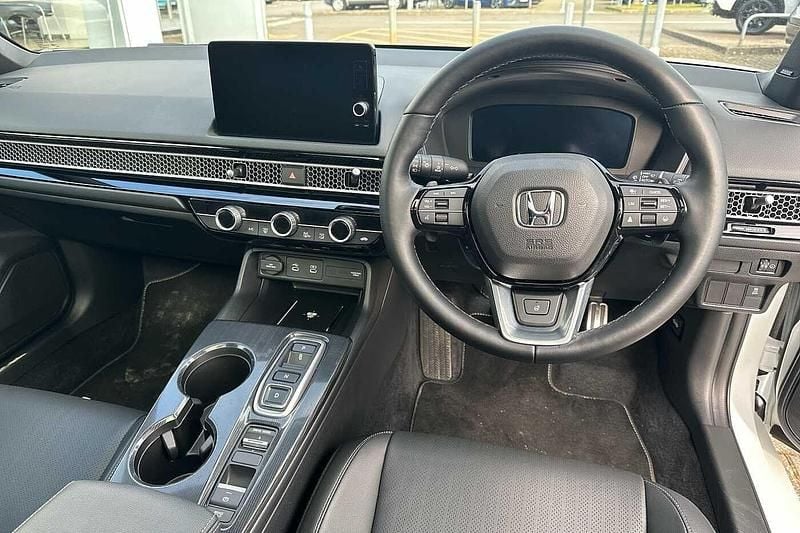 Used Honda Civic Advance 143 HP (105 kW) 2025 White Hatchback