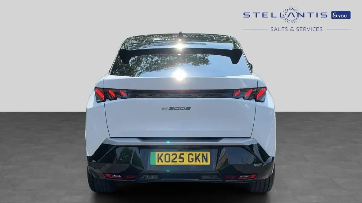 Used Peugeot e-3008 GT 152 kW (207 HP) 2025 White SUV