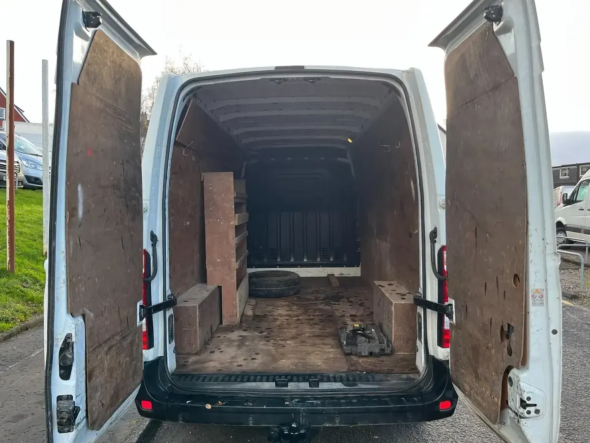 Used Renault Master Business 125 HP (91 kW) 2015 White Van