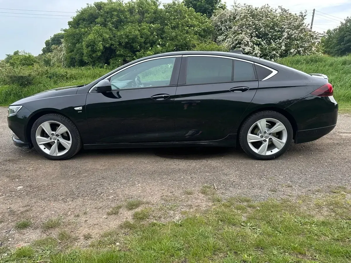 Used Vauxhall Insignia SRi 2017 Black Hatchback