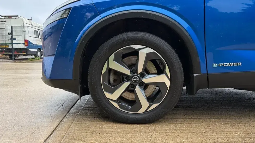 Used Nissan Qashqai N-Connecta 190 HP (139 kW) 2023 Blue SUV
