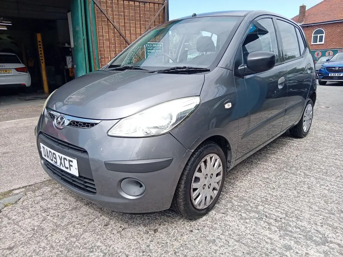 Used Hyundai i10 Classic 77 HP (56 kW) 2009 Grey Hatchback