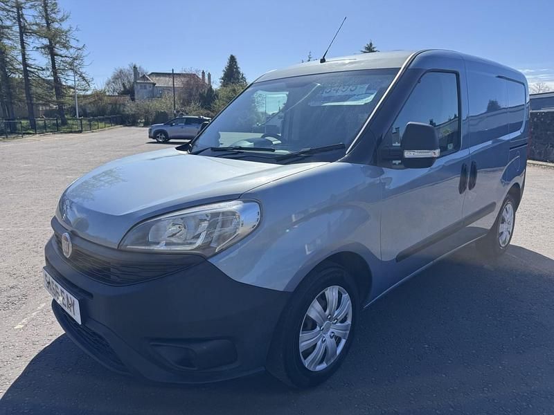 Used Fiat Doblò 95 HP (69 kW) 2016 Blue MPV