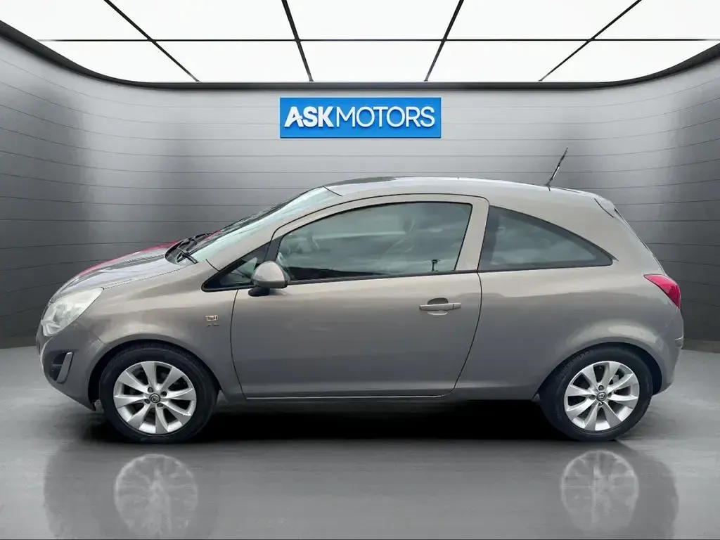 Used Vauxhall Corsa Active 85 HP (62 kW) 2012 Brown Hatchback