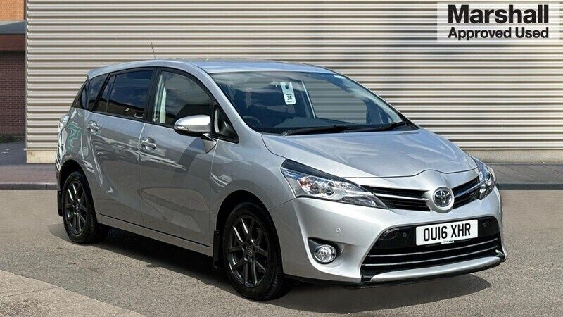 Red Used 2016 Toyota Verso Trend MPV | £10,095 (Fair price) - Image 1/4