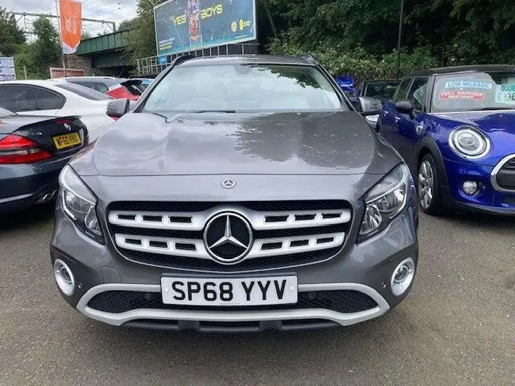 Used Mercedes GLA200 Executive 156 HP (114 kW) 2018 Grey SUV