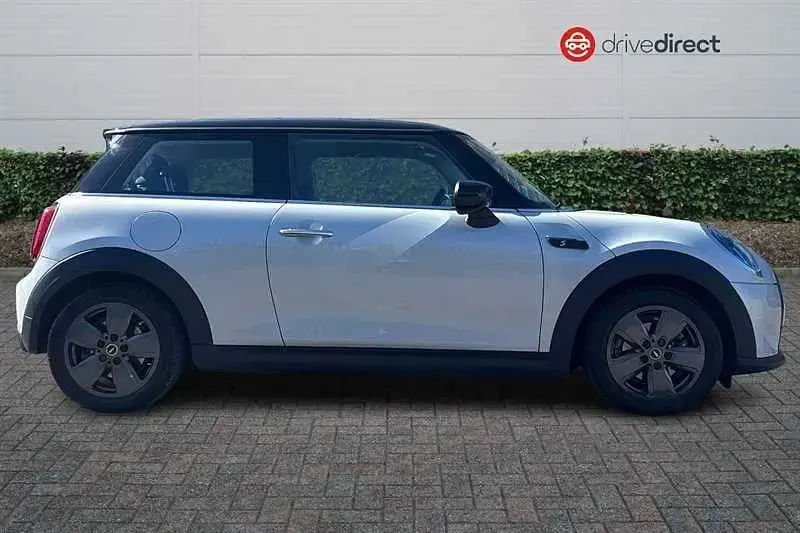 Usado Mini Cooper SE Hatch 135 kW (184 CV) 2021 Plateado Utilitario