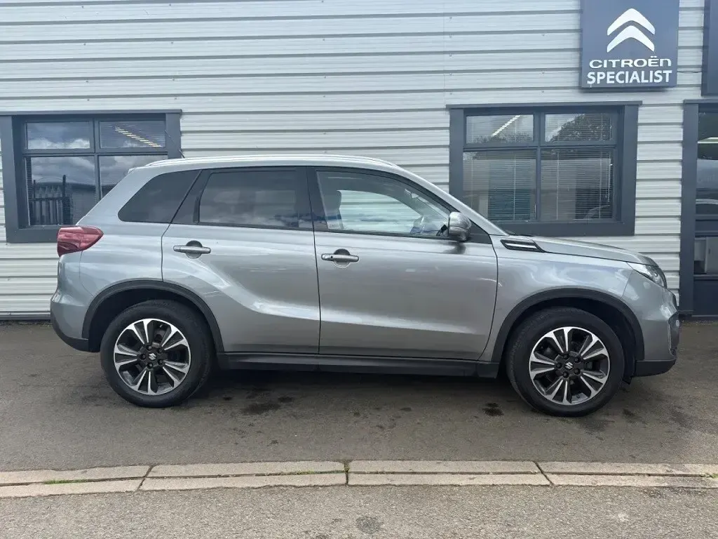 Käytetty Suzuki Vitara SZ5 2024 Harmaa Katumaasturi