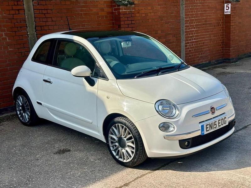 Used Fiat 500 Lounge 69 HP (50 kW) 2015 White Hatchback