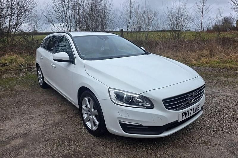White Used 2017 Volvo V60 SE Estate | £8,995 (Fair price) - Image 1/1