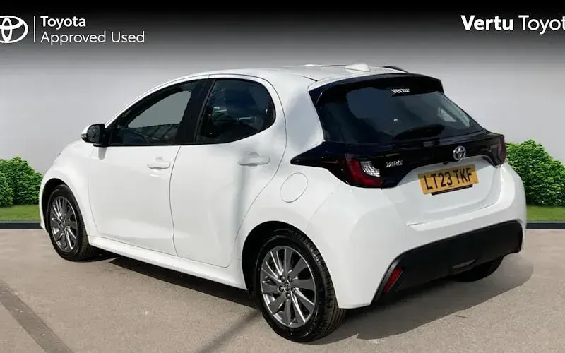Second-hand Toyota Yaris Hybrid 116 CP (85 kW) 2026 Hatchback