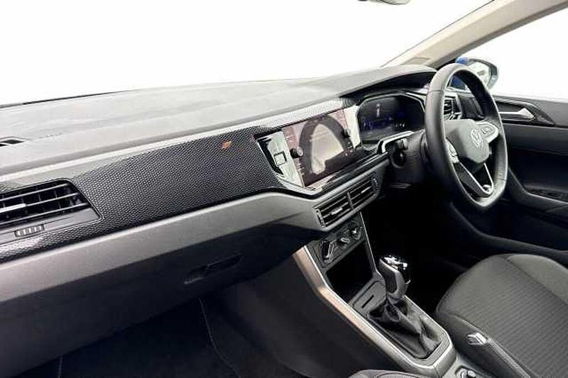 Used VW Polo Life 95 HP (69 kW) 2024 Blue Hatchback