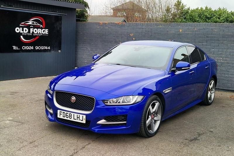 Used Jaguar XE R-Sport 180 HP (132 kW) 2018 Blue Sedan