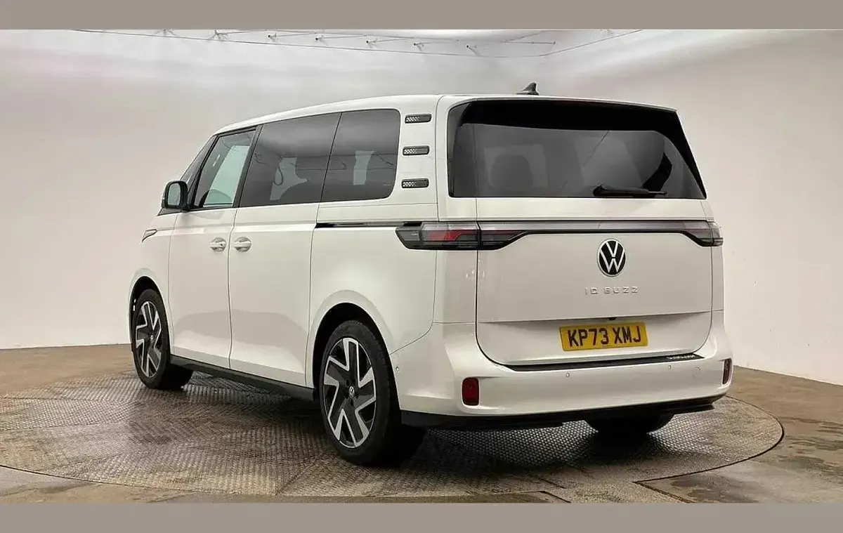 Used VW ID. Buzz Pro 147 kW (200 HP) 2024 White MPV
