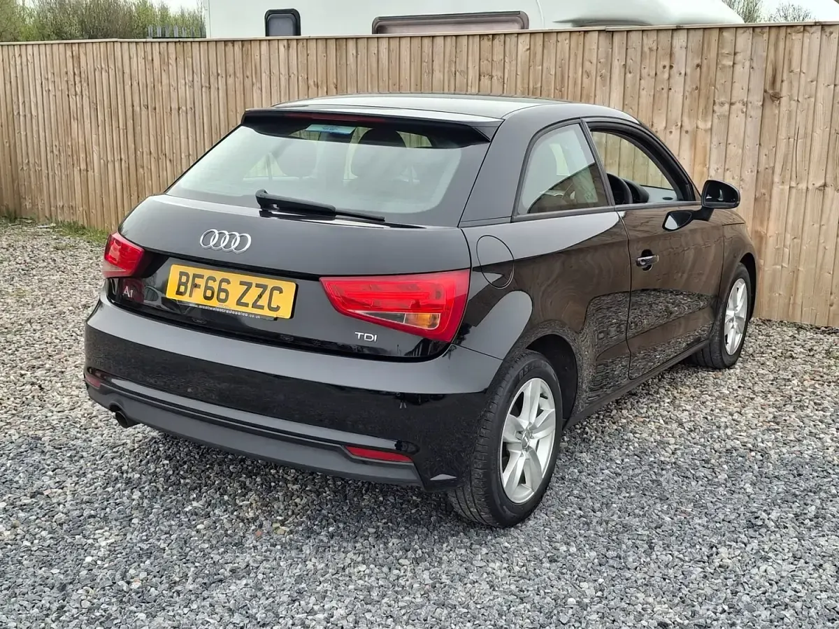 Used Audi A1 116 HP (85 kW) 2017 Black Hatchback