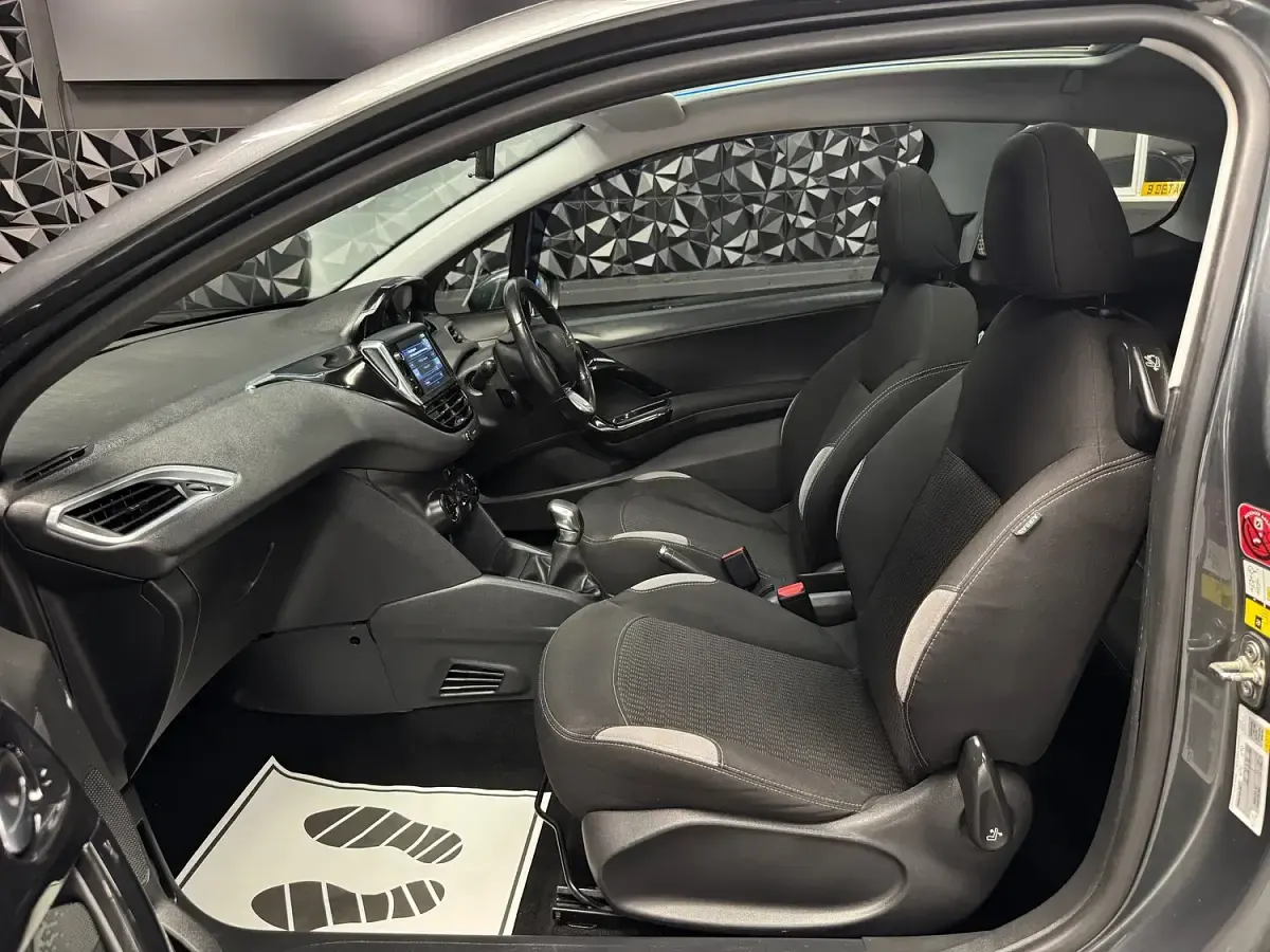 Used Peugeot 208 Style 2015 Grey Hatchback