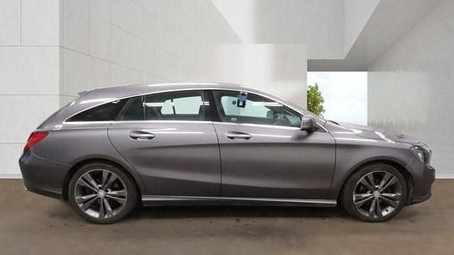 Used Mercedes CLA200 Shooting Brake 136 HP (100 kW) 2016 Grey Estate