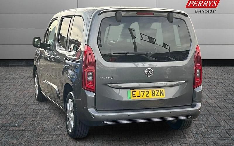 Used Vauxhall Combo 100 kW (136 HP) 2022 Estate