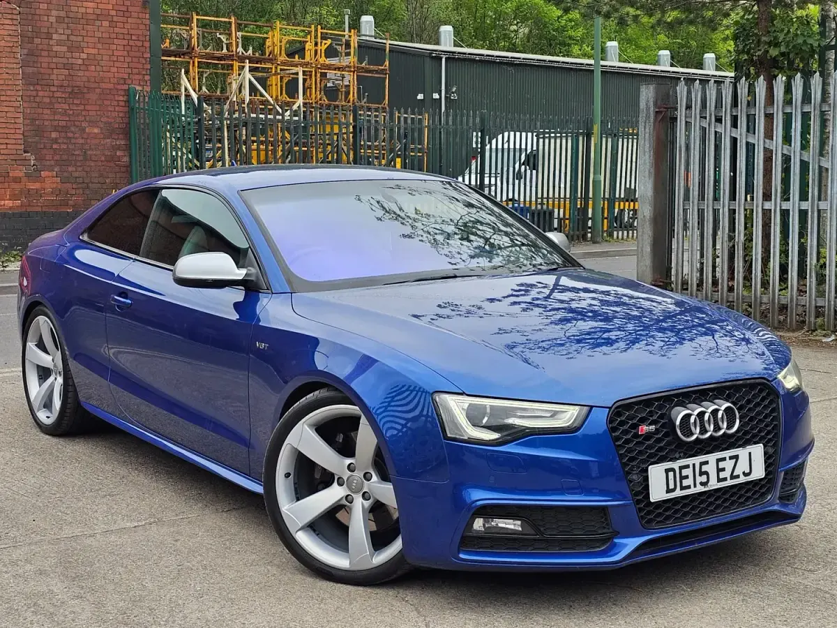 Begagnad Audi A5 Black Edition 272 HK (200 kW) 2015 Blå Sportkupé