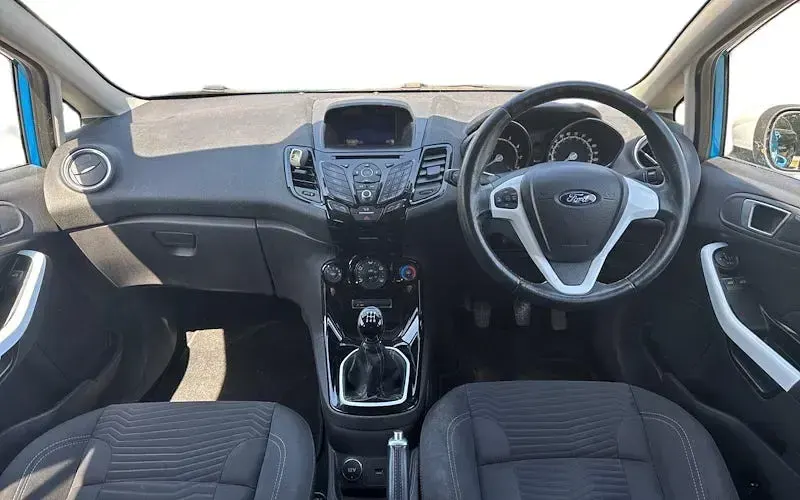 Used Ford Fiesta Zetec 101 HP (74 kW) 2017 Blue Hatchback