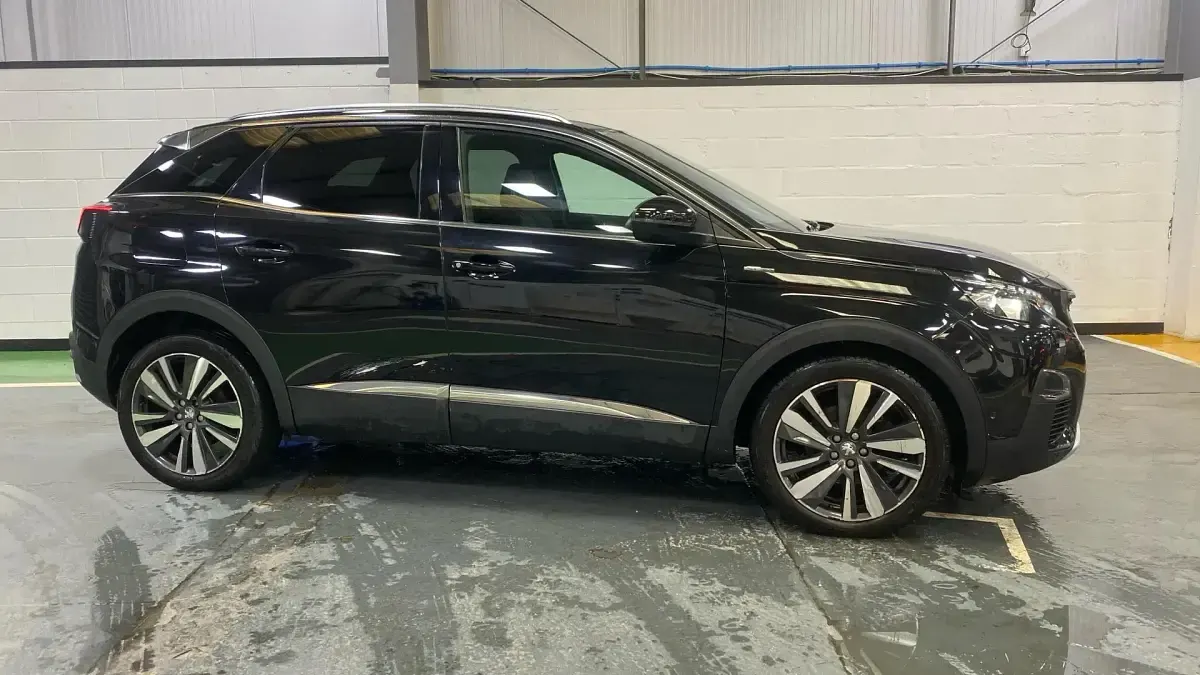 Second-hand Peugeot 3008 Premium 131 CP (96 kW) 2018 Negru SUV