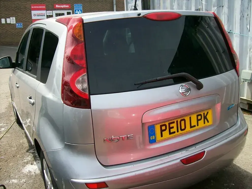 Used Nissan Note N-TEC 110 HP (80 kW) 2010 Silver Hatchback