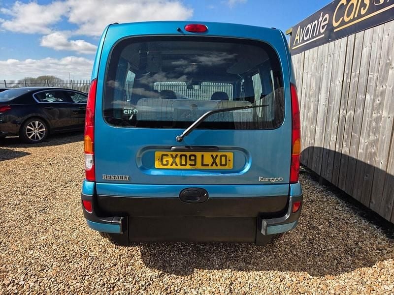 Usado Renault Kangoo Expression 106 HP (77 kW) 2009 Azul Monovolume