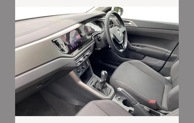 Used VW Polo SE 95 HP (69 kW) 2019 White Hatchback