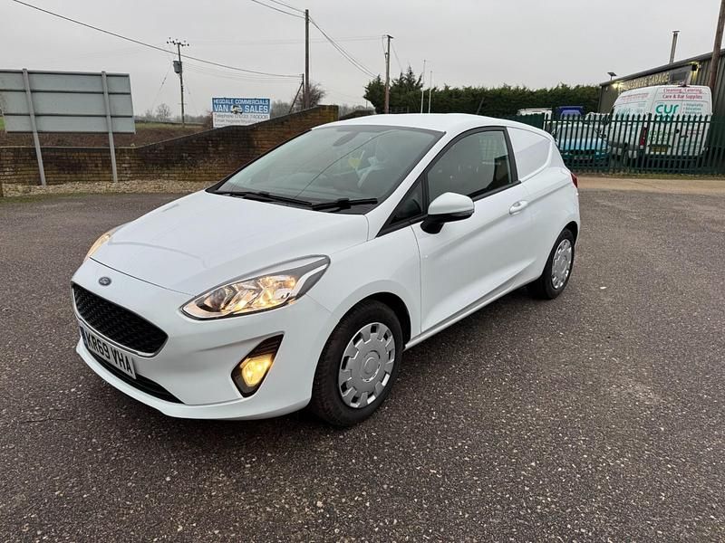 Used Ford Fiesta 2019 White Van