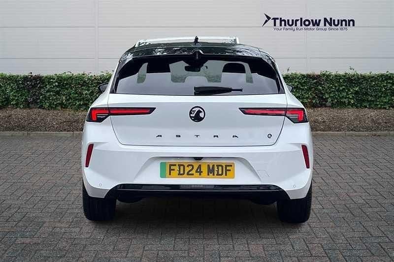Second-hand Vauxhall Astra Ultimate 114 kW (156 CP) 2024 Alb Hatchback