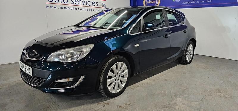 Used Vauxhall Astra Elite 2014 Green Hatchback