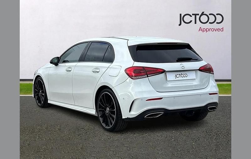 Used Mercedes A180 AMG Line Premium Plus 113 HP (83 kW) 2023 White Hatchback