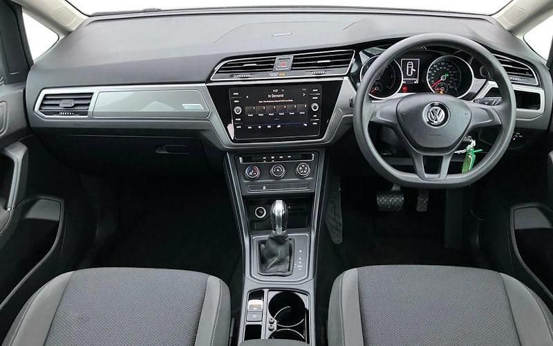 Used VW Touran S 116 HP (85 kW) 2019 White MPV