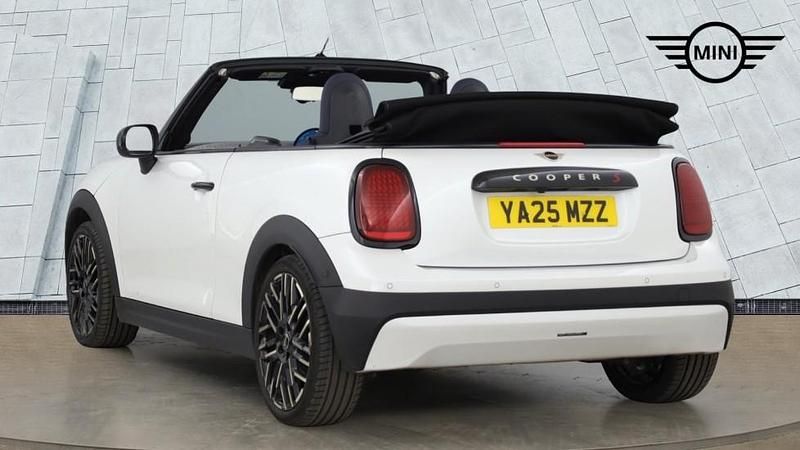 Used Mini Cooper 147 kW (201 HP) 2025 White Hatchback