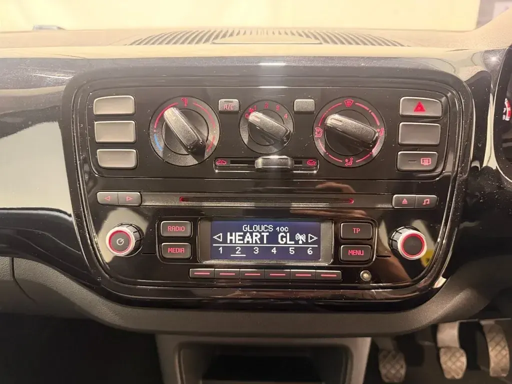 Used VW up! move up! 60 HP (44 kW) 2016 Silver Hatchback