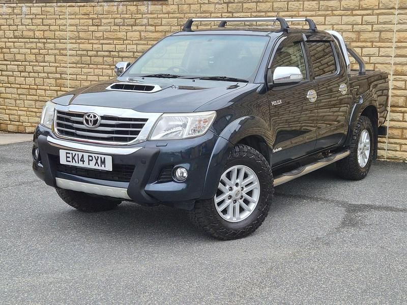 Used Toyota HiLux 171 HP (125 kW) 2014 Grey Pickup