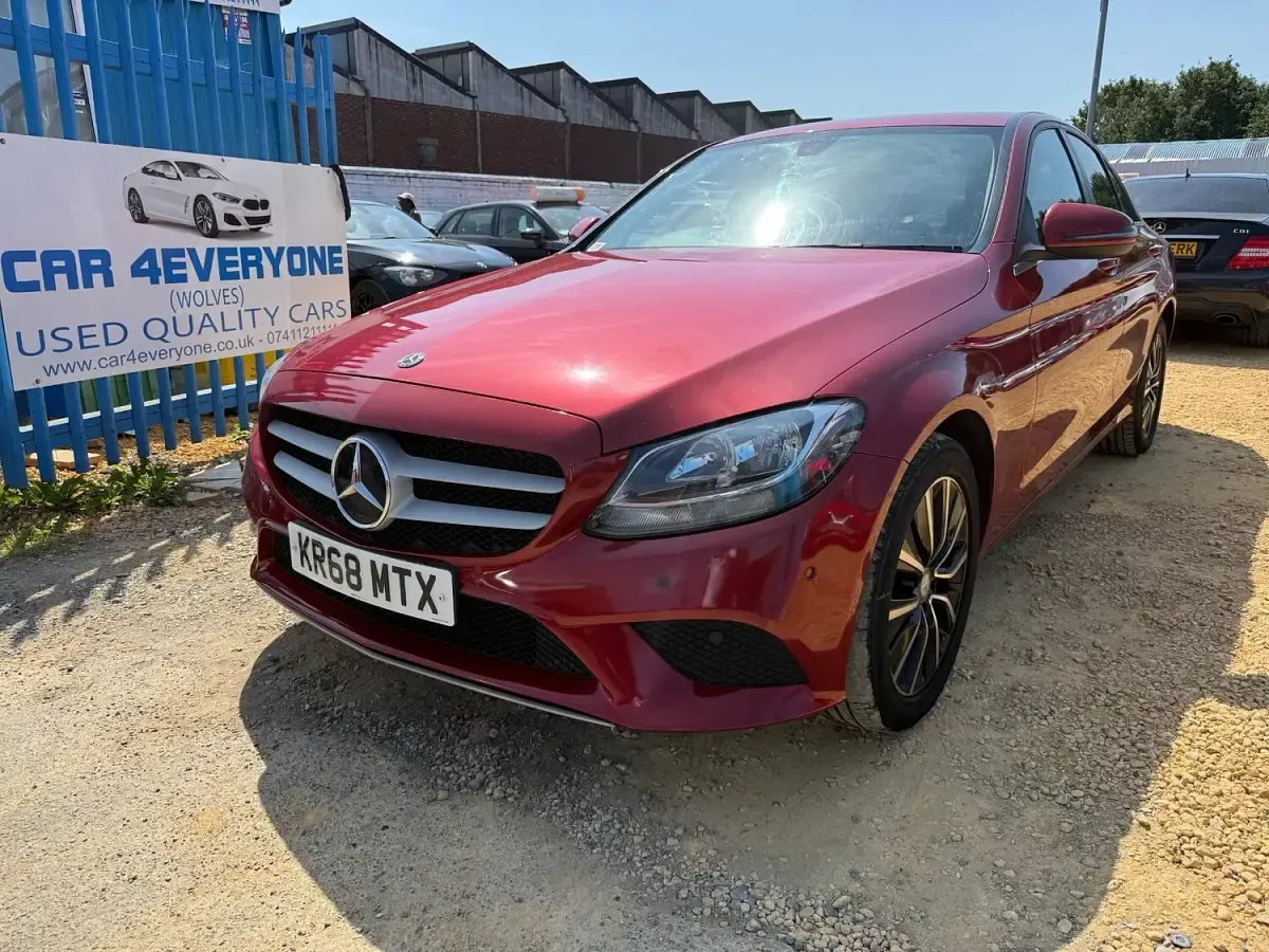 Used Mercedes C200 SE 2018 Red Sedan