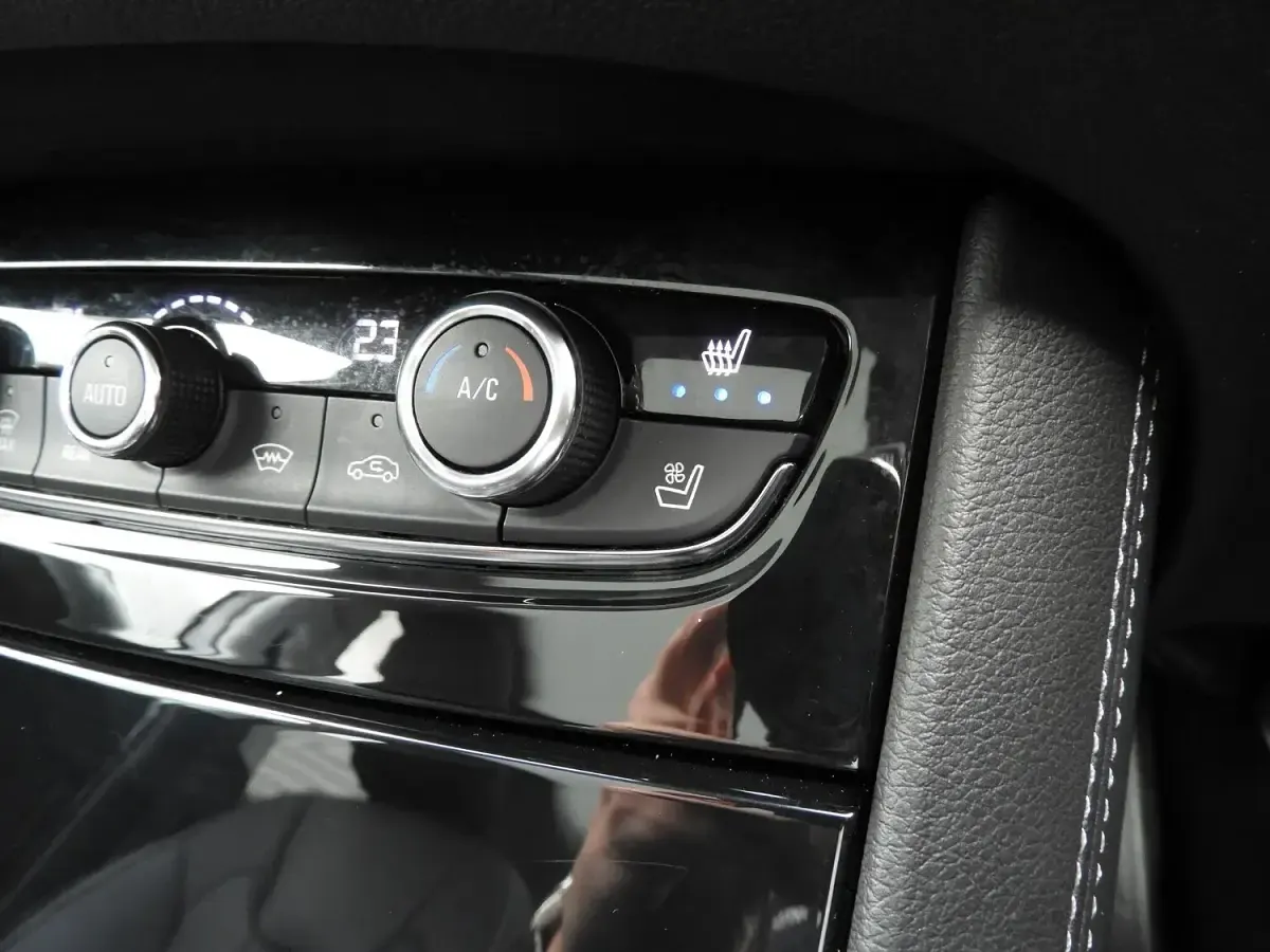 Used Vauxhall Grandland X Elite 130 HP (95 kW) 2021 Grey SUV